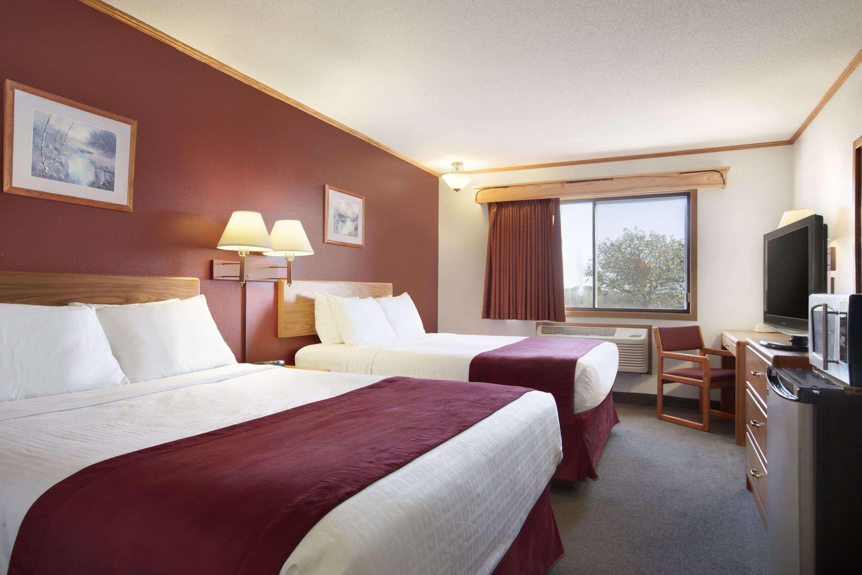 Super 8 by Wyndham Eveleth Motel Eksteriør billede